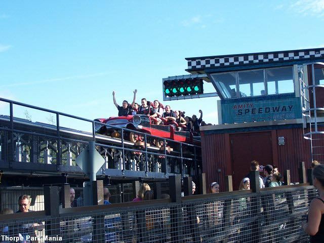In today’s #ThrowbackThursday we take you back to 2006, Stealth’s opening year of course! 🎢 Whilst it’s the same Stealth we all know and love, when Stealth first opened in 2006 it was on the very edge of the park, with the land The Swarm sits on yet to be filled!