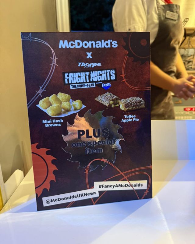In a break from our usual content McDonald's are here as one of the  #FrightNights sponsors, with mini hash browns, the Toffee Apple pie and a special item on the menu… that special item being the legendary #McRib ! Maybe we will see it back in the UK soon!👀